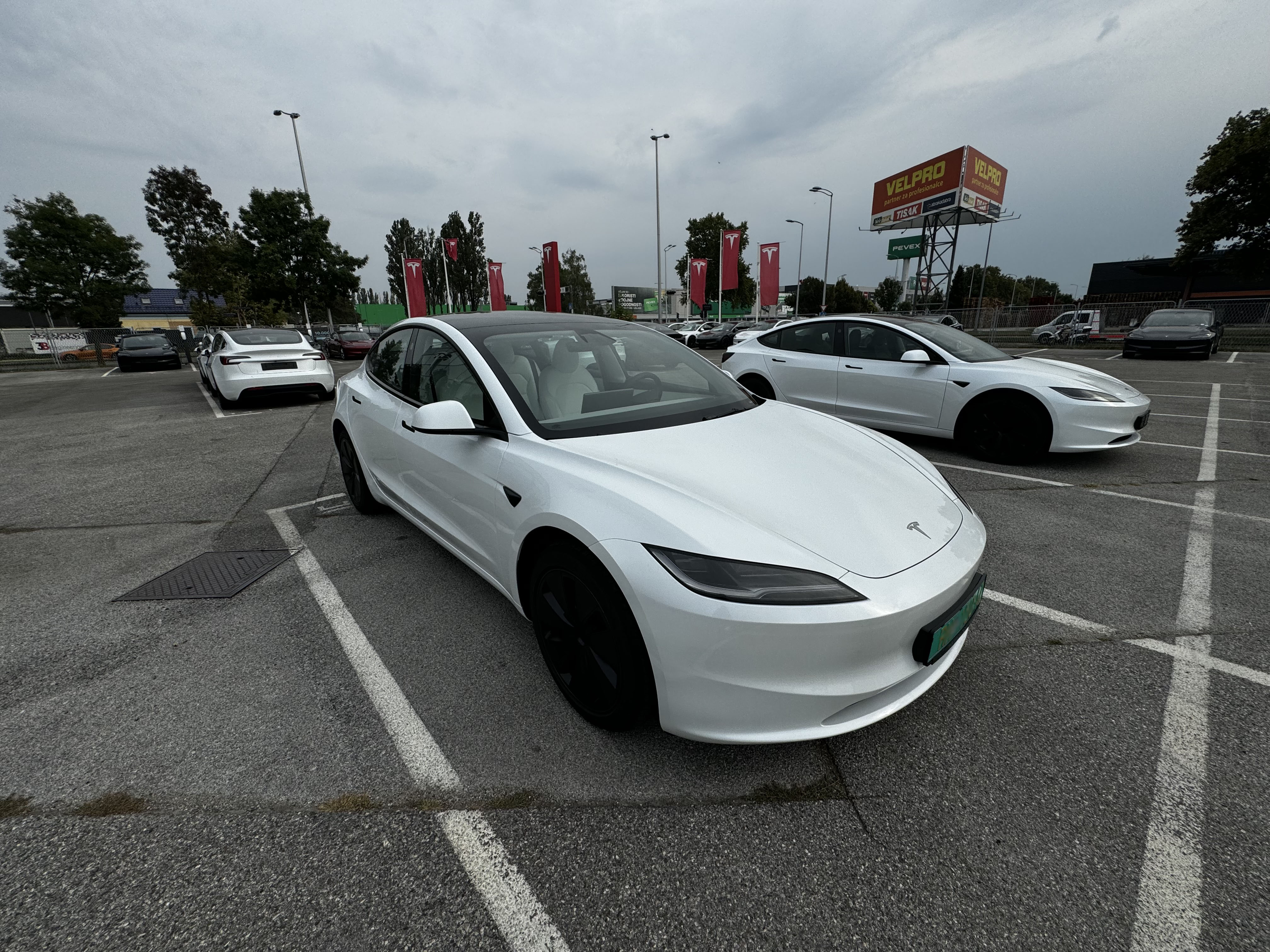Tesla Model 3 Highland — нов електромобил с гаранция, TheEV.info Бургас